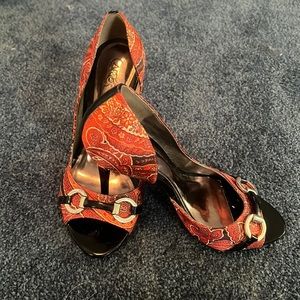 Carlos By: Carlos Santana Roulette-Red Paisley Stiletto